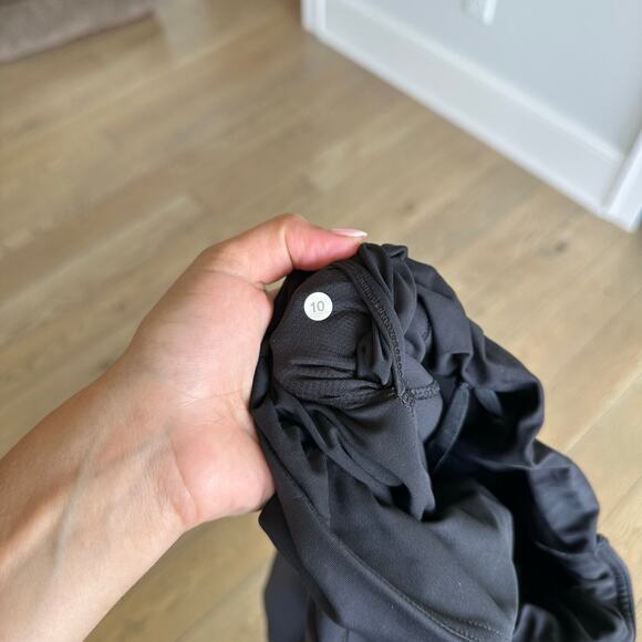 Lululemon Mesh Detail Zipper Pockets Cropped Leggings Black 10 - Picture 7 of 9